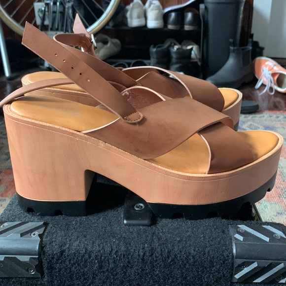 Platform Heel Slingback Sandals with criss cross straps in Cognac - Picture 2 of 3
